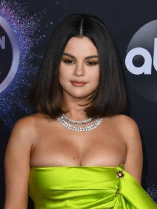 FOTOS: Selena Gómez y el vestido que evidenció su sobrepreso en los AMA's 2019