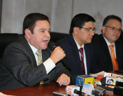 Magistrados de la CSJ piden a 'Pepe' Lobo que cesen los ataques