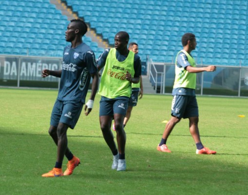 Selección de Honduras es bien recibida en Porto Alegre