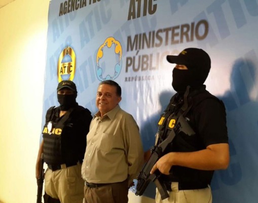 Otros tres operadores de justicia salpicados en actos ilícitos