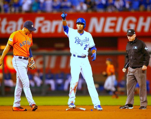 Cueto lanza joya y Reales despachan a Houston y avanzar a la final de la Americana