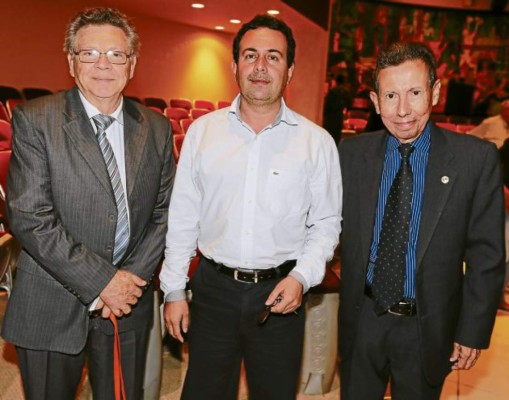 Familia y amigos compartieron una mañana poética con Rolando Kattán