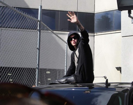 Justin Bieber libre tras pagar 2,500 dólares