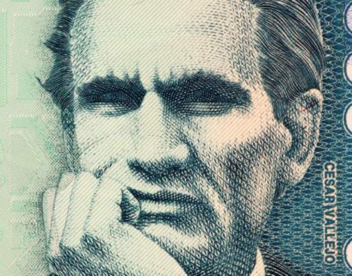 César Vallejo: 'Me moriré en París con aguacero”