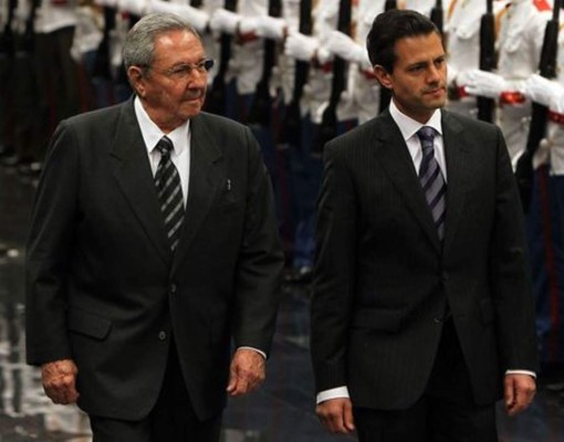 México anuncia visita de Raúl Castro en noviembre