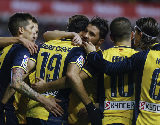 Atlético de Madrid arrolla a Rayo y retoma la punta