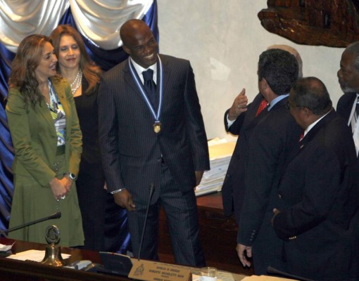 Así evolucionó David Suazo en el fútbol hasta convertirse en entrenador