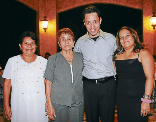 Noche de júbilo y éxito para nuevos profesionales