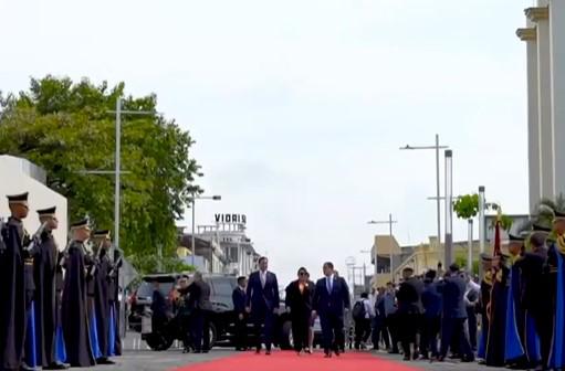 El look que lució la presidenta Xiomara Castro en la investidura de Bukele