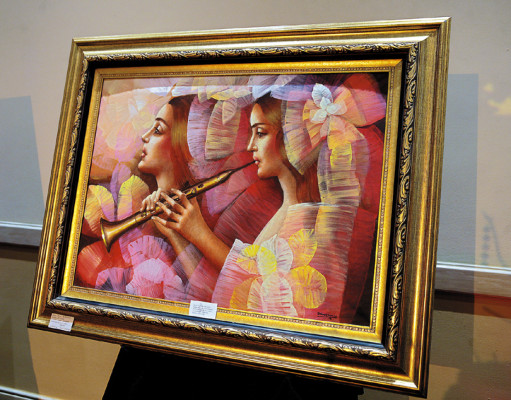 Exquisito toque artístico en gala de lanzamiento