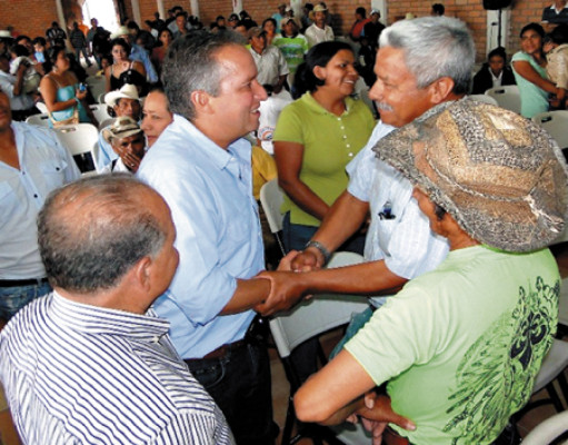 Políticas agrícolas reales promete Ricardo