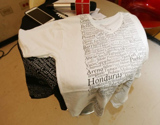 Polache lanza su línea de camisas 'Catrachos de Cora'