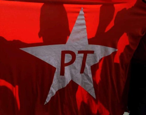 Corrupción, recesión ponen a PT en aprietos en Brasil
