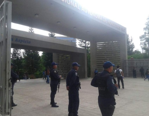 UNAH procede legalmente contra jóvenes que se tomaron edificio