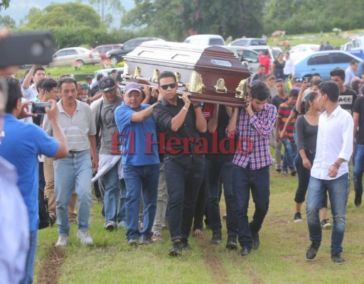 FOTOS: Dramática despedida al profesor Mario Morazán, asesinado en el Instituto Técnico Honduras