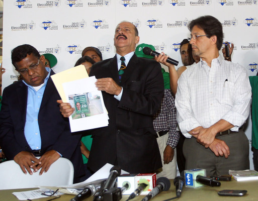 Unidad lista para actuar contra políticos