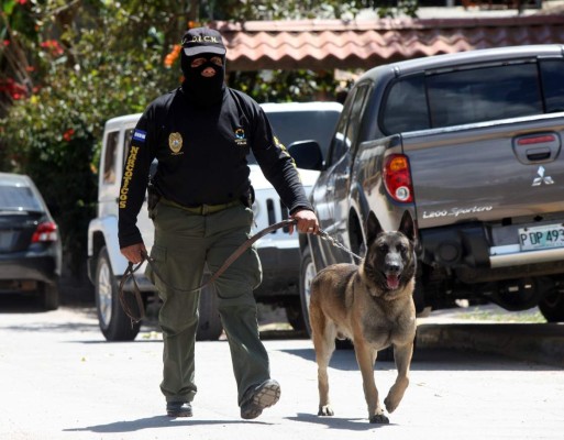 Hasta en caravana de seguridad se movía exsubcomisario