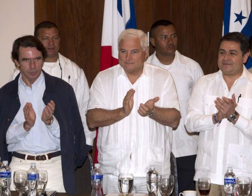 'No puede haber países exitosos en regímenes fracasados': JOH