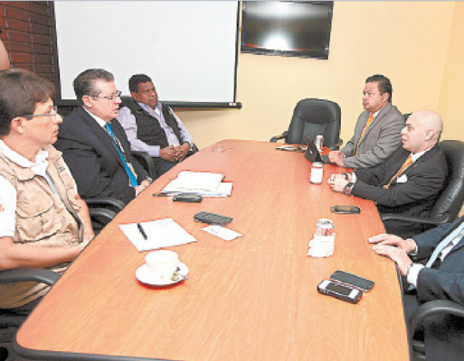 Investigan pago de encuestas en el CN