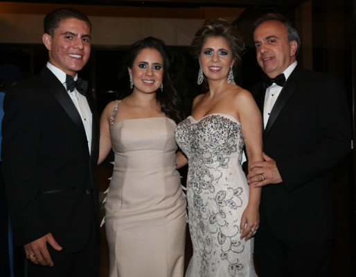 FOTOS: Glamurosa fiesta prom de la Americana