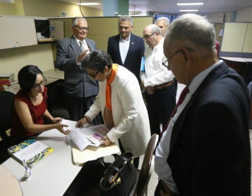 Frente Patria presenta denuncia y pruebas contra la reelección