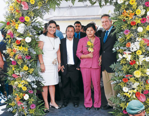 Masiva boda realiza alcalde Ricardo Álvarez