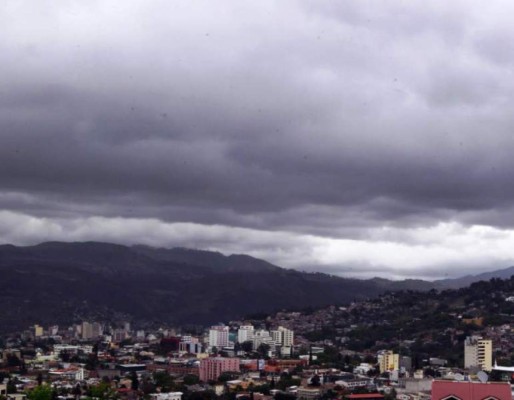 Onda tropical dejará lluvias en Honduras