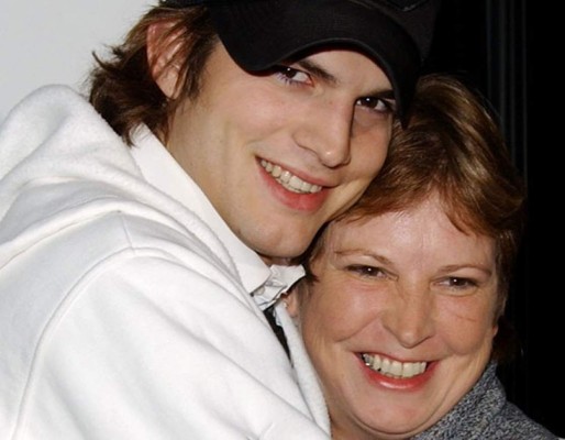 Ashton Kutcher remodela casa de su mamá