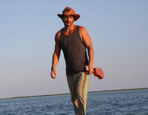 &nbsp;Ricardo Arjona estrena video musical, grabado en Roatán