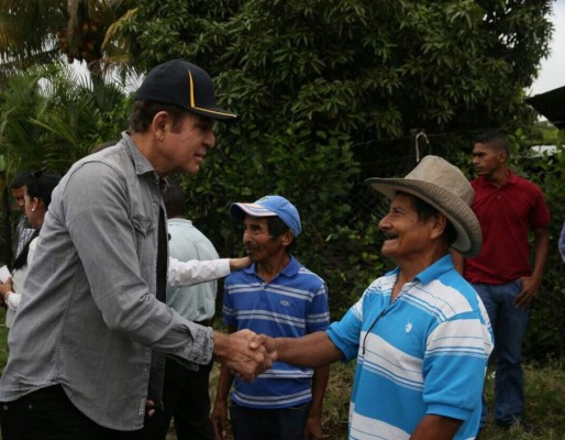 Salvador Nasralla ofrece las chachas para los alcaldes corruptos