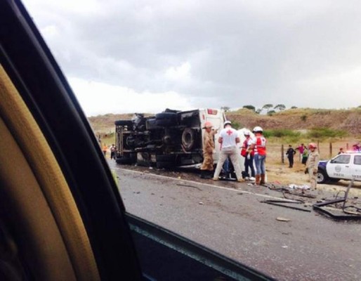 Once muertos deja accidente vial en carretera del norte de Honduras