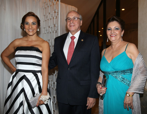 FOTOS: Glamurosa fiesta prom de la Americana