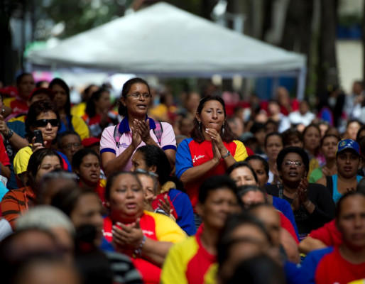Venezolanos imploran por la salud de Chávez