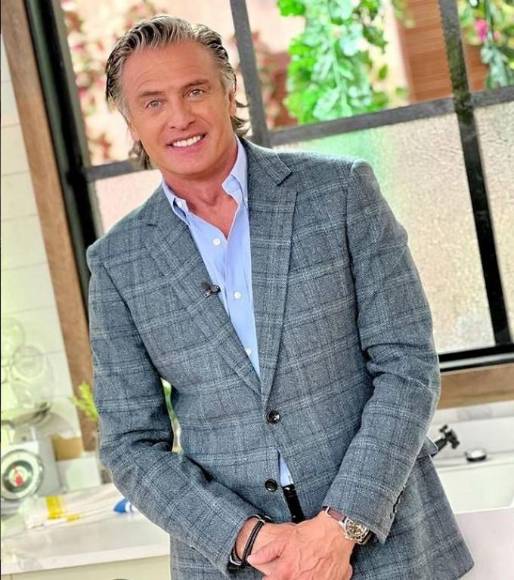 Galanes del espectáculo que siguen seduciendo aún después de pasar los 50 (Fotos)