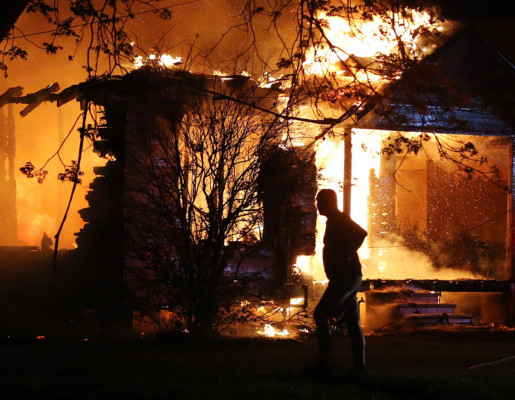 Habría más de 60 muertos y cientos de heridos por explosión en Texas