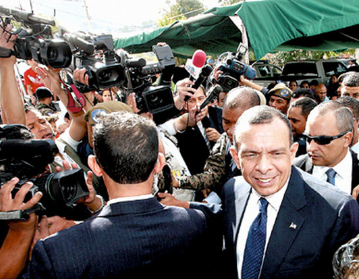 Presidente Lobo aún indeciso con cambios en gabinete hondureño