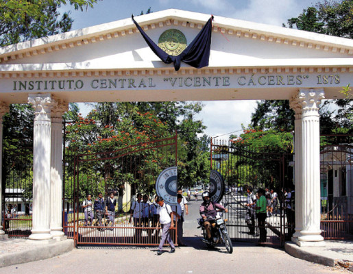 Revisarán lista de maestros sancionados