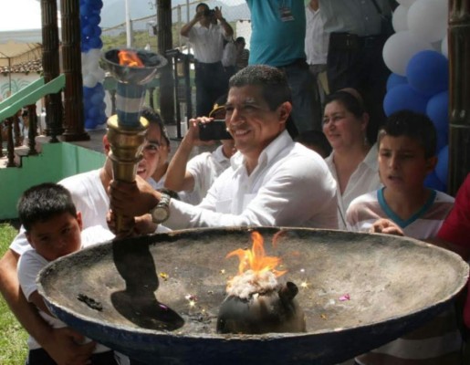 Honduras recibe Antorcha Centroamericana de la Paz