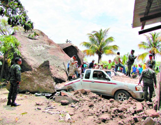 Luto: 'No sé que será de mi vida, en una noche perdí todo, a mi familia”
