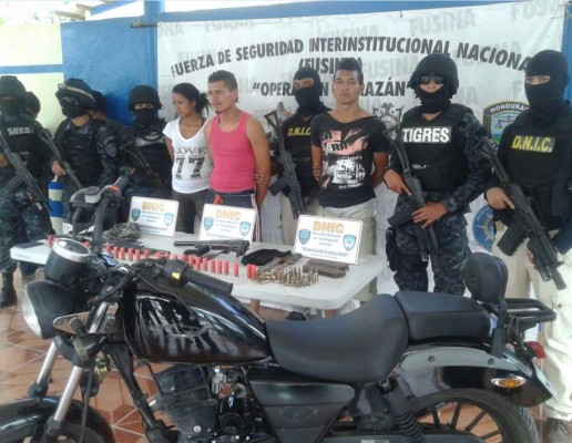 Caen presuntos delincuentes en la Operación Escoba