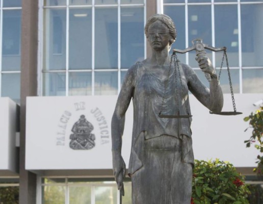 Cárcel a madre hondureña por maltratar a su hijo