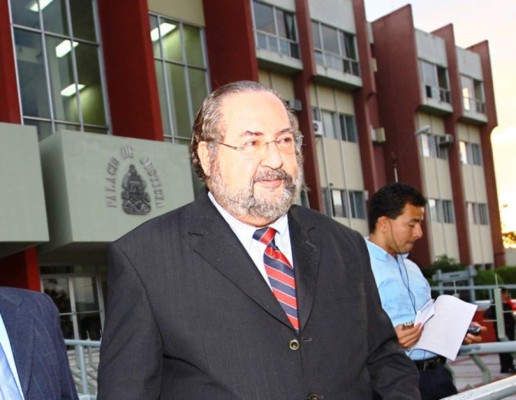 CSJ se somete a dictados del Ejecutivo