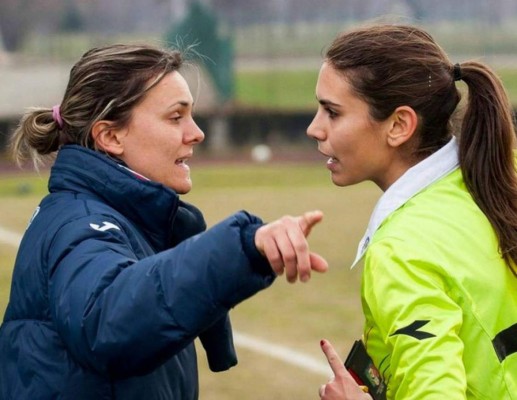 GALERIA: Elena Tambini la árbitro más sexy del fútbol de Italia