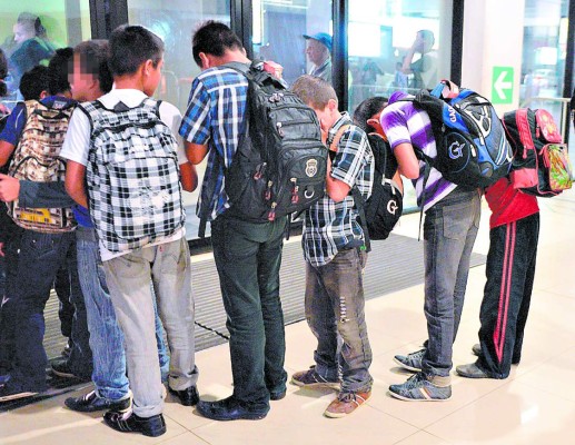 Analizan acción penal contra familiares de niños migrantes