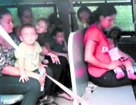 Madres e hijos liberados llevarán grilletes electrónicos en EE UU