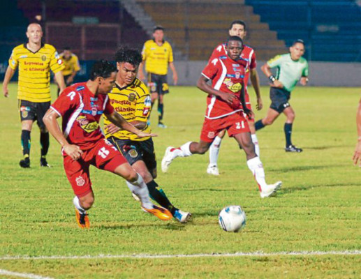 Olimpia y Real España dominan la serie