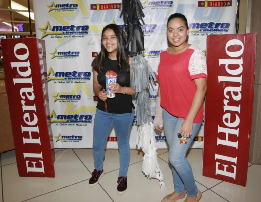 Fanáticos dieron la bienvenida al filme 'Cincuenta sombras liberadas'