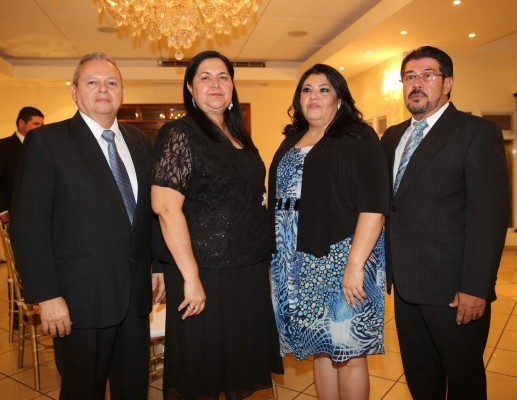 Celebran romántica velada de compromiso matrimonial