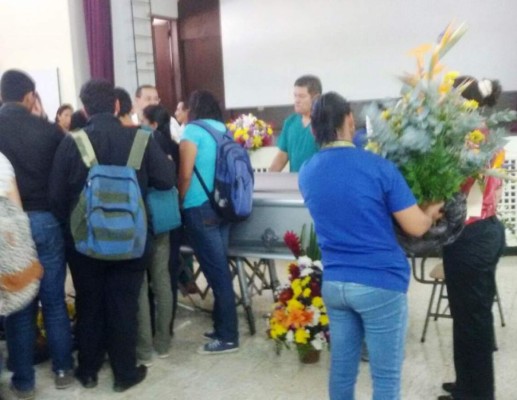 Conmoción por asesinato de médico