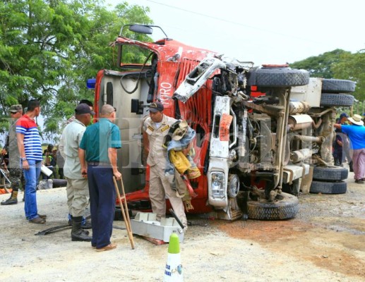 Suman 17 los fallecidos en accidente vial en la zona norte de Honduras